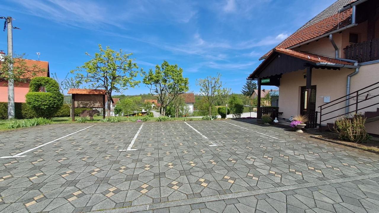 Family Puskaric Hotel Slunj Exterior foto
