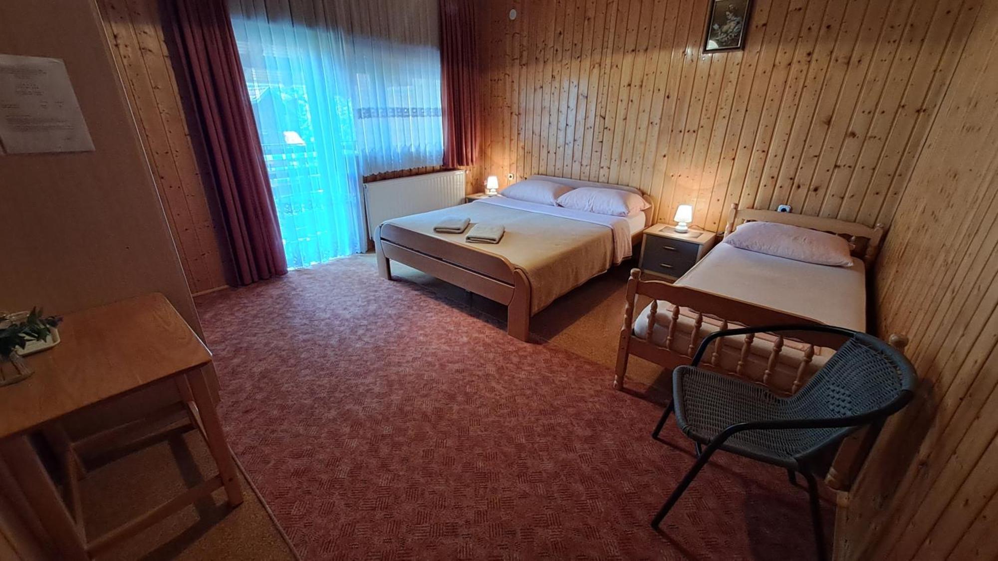 Family Puskaric Hotel Slunj Exterior foto